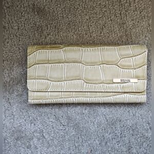 KENNETH COLE REACTION WOMEN'S TRIFOLD FLAP SNAP WALLET